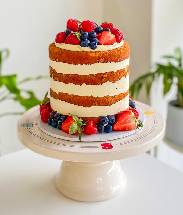 Naked Cake With Fresh Fruits